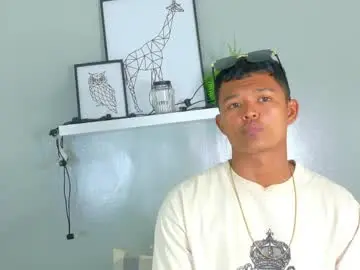 Chaturbate Free Porn Cam of andrewkenoxx_