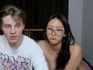 Chaturbate Adult Webcams of blossomandbee