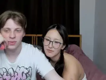 Chaturbate Nude Webcam of blossomandbee