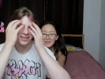 Chaturbate Adult Video Chat of blossomandbee