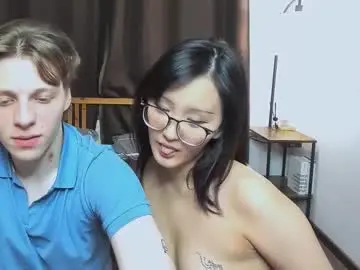 Chaturbate Free Porn Cam of blossomandbee