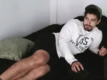 Chaturbate Live Sex Cam of ian_davis