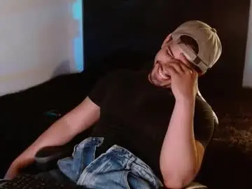 Chaturbate Live Porn of ian_davis