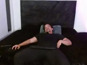 Chaturbate Live Sex Cam of ian_davis