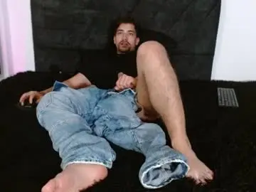 Chaturbate Live Sex Cam of ian_davis