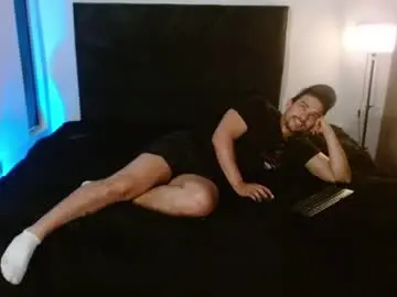 Chaturbate Live Sex Cam of ian_davis