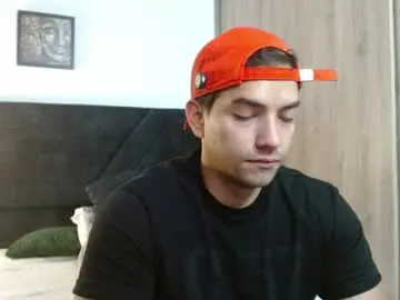 Chaturbate Live Sex Cam of ian_davis