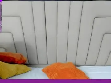 Chaturbate Live Sex Cam of nahomi_leem