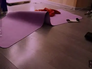 Chaturbate Live Sex Cam of redhead_shark