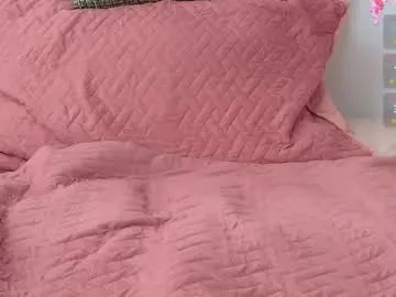 Chaturbate Live Sex Cam of emma_revees