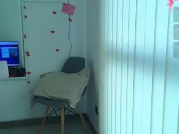 Chaturbate Adult Video Chat of emma_revees