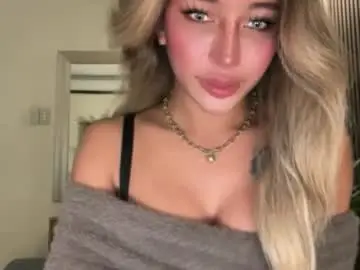 Chaturbate Live Sex Cam of yourlovingpearlita1000