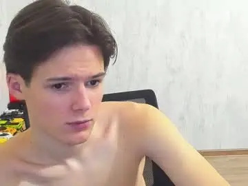 Chaturbate Live Sex Cam of timytwinkboy