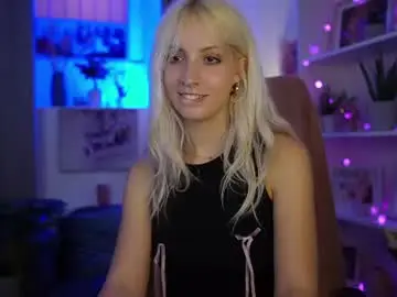 Chaturbate Live Porn of lucy_cutie_