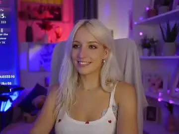 Chaturbate Live Sex Cam of lucy_cutie_