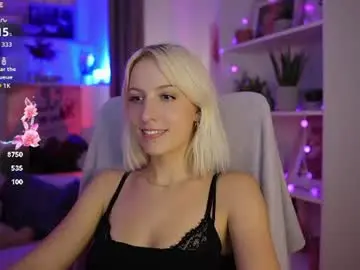 Chaturbate Private Sex Chat of lucy_cutie_