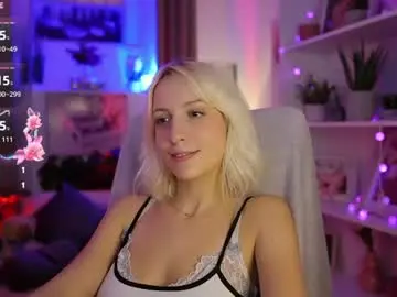 Chaturbate Private Sex Chat of lucy_cutie_