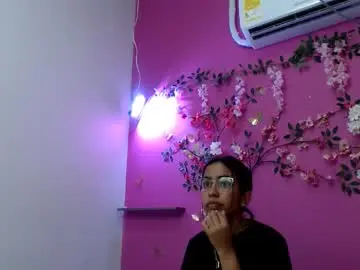 Chaturbate Watch Live Sex Cams of skinnysofia18