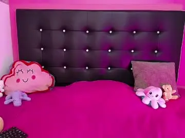 Chaturbate Nude Webcam of molly_curvyhot