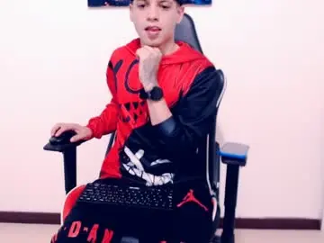 Chaturbate Live Sex Cam of indomitablebeast