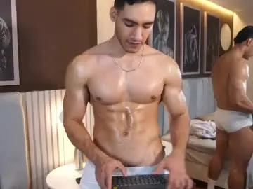 Chaturbate Watch Live Sex Cams of tian_brooks
