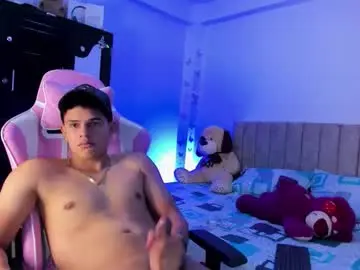 Chaturbate Live Sex Cam of adrian_prime_