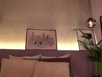 Chaturbate Live Sex Cam of ellediane
