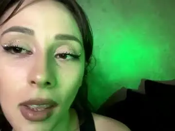 Chaturbate Watch Live Sex Cams of sophiedescoteaux