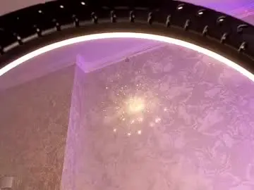 Chaturbate Live Sex Cam of tinybun