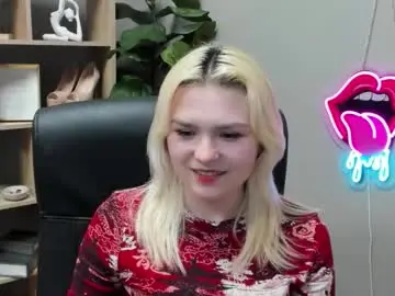 Chaturbate Live Sex Cam of lilysweetxo