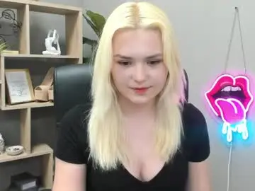 Chaturbate Live Sex Cam of lilysweetxo