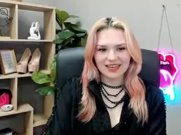 Chaturbate Live Sex Cam of lilysweetxo