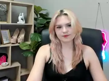 Chaturbate Live Sex Cam of lilysweetxo