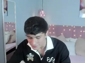 Chaturbate Adult Video Chat of ryan_valentino