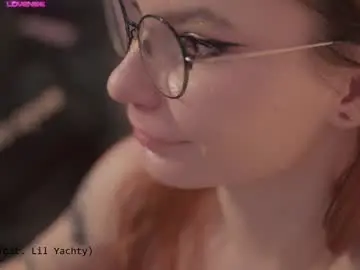 Chaturbate Sex Cam of glorikitty