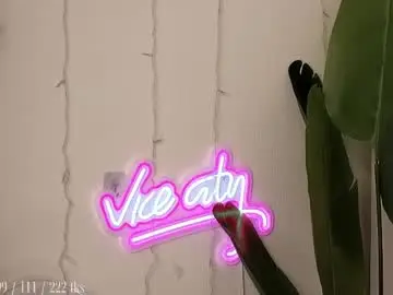 Chaturbate Best live sex cam show of violetvio1ator