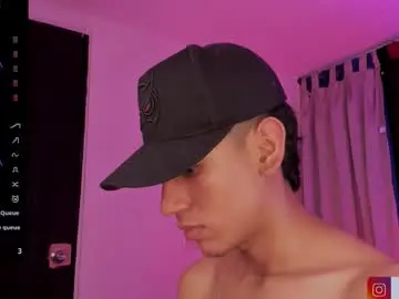 Chaturbate Free Porn Cam of damien_howard