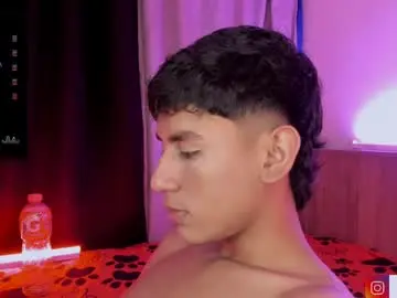 Chaturbate Sex Cam of damien_howard