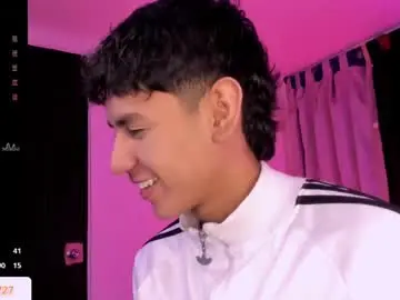 Chaturbate Best live sex cam show of damien_howard