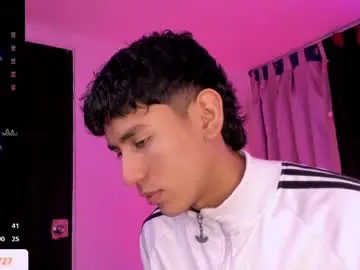 Chaturbate Live Sex Cam of damien_howard