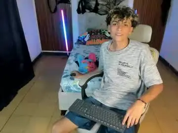 Chaturbate Live Sex Cam of hot_bunny713