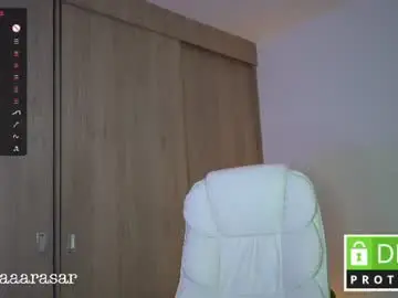 Chaturbate Live Sex Cam of sillysara8