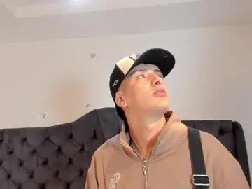 Chaturbate Best live sex cam show of 1threestar