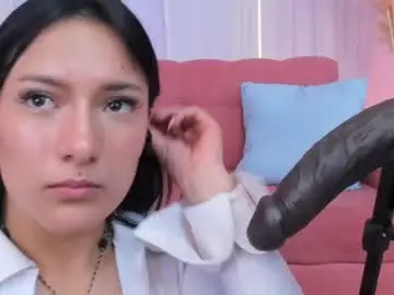 Chaturbate Live Sex Cam of gabbie_kim