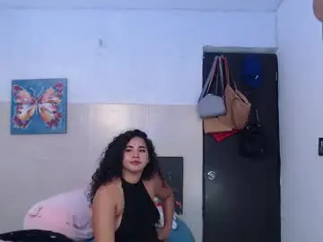 Chaturbate Live Sex Cam of luciana_keating