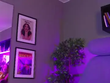 Chaturbate Live Sex Cam of millie_volturi