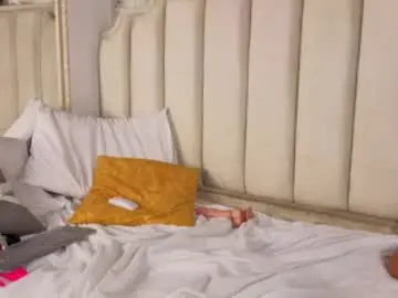 Chaturbate Free Porn Cam of miss_honey21_