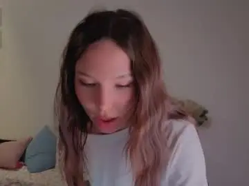 Chaturbate Live Porn of emelia_fox