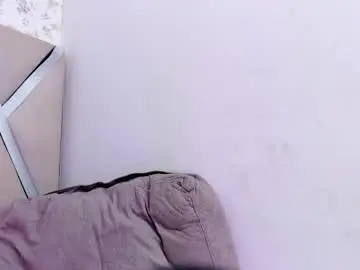 Chaturbate Adult Video Chat of helenn_monroy1