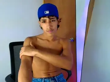 Chaturbate Free Porn Cam of ostin_18hot